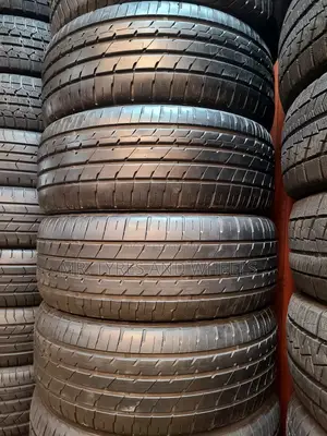 215 50 R17 Dunlop Japan.