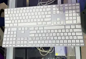 Full-Sized Apple Keyboard With Numeric Keypad-Used