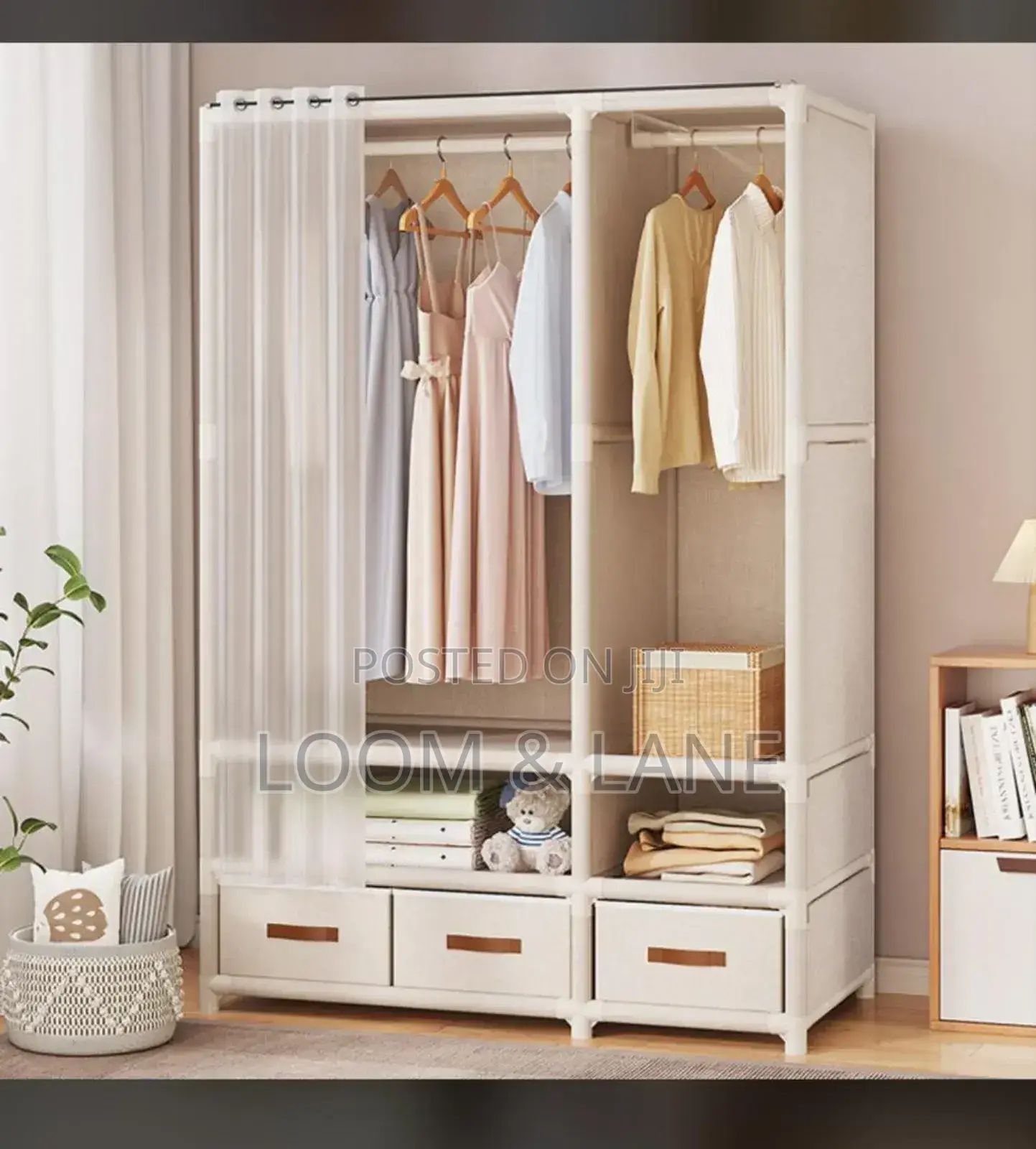 Wadrobe Hanger Rack With Cover Curtain