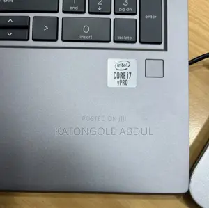 New Laptop HP ZBook Firefly G8 16GB Intel Core I7 SSD 500GB