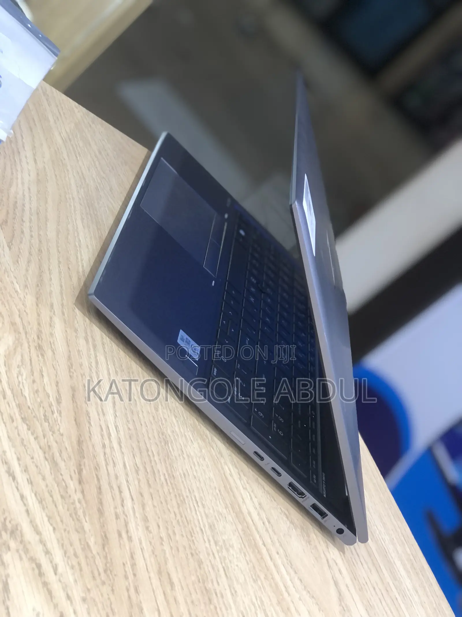 New Laptop HP ZBook Firefly G8 16GB Intel Core I7 SSD 500GB