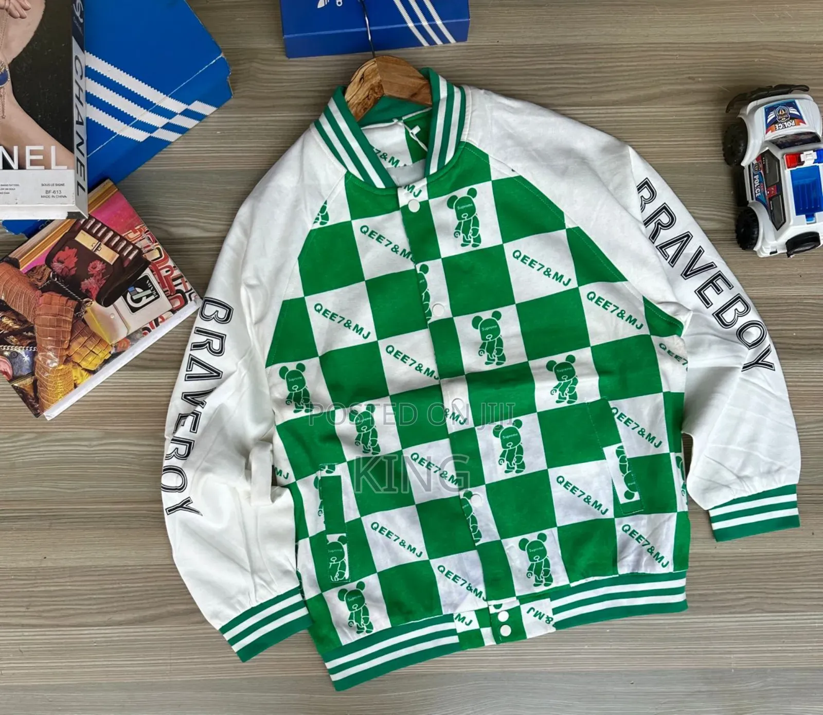 Brav Baseball Jacket. Green White