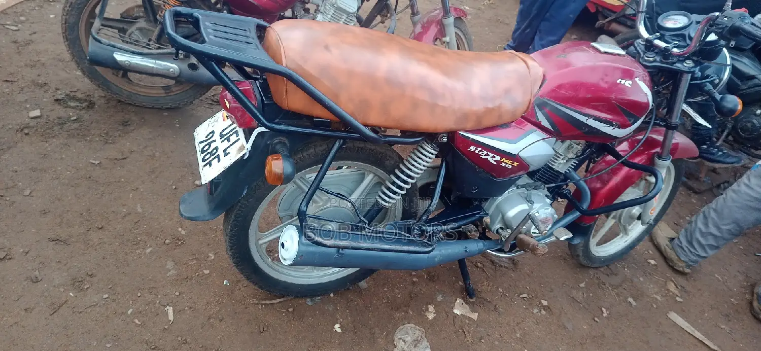 TVS HLX 125 2021 Red