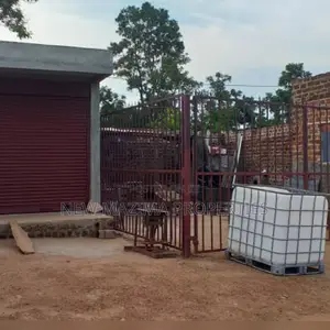Very Busy Commercial Shops With More Space on Quicksale