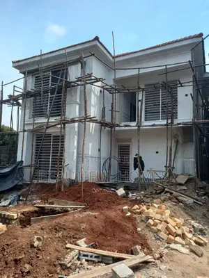 Furnished 4bdrm Duplex in Kira for sale