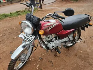 New Bajaj Boxer 2024 Red