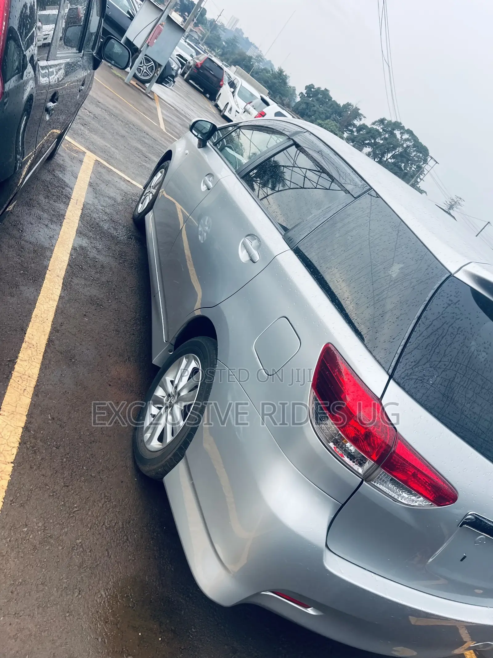 Toyota Wish 2012 Silver