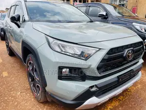 Toyota RAV4 Limited AWD (2.5L 4cyl 6A) 2016 Gray