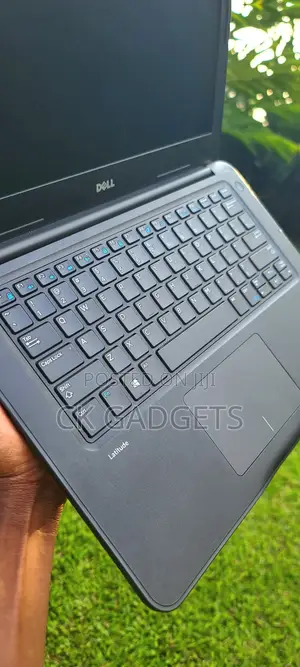 New Laptop Dell Latitude 3380 8GB Intel Core I5 SSD 256GB