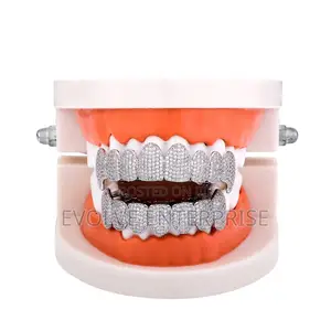 Iced-Out Diamond Teeth Grillz - Teeth Jewellery