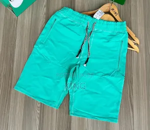 Casual Shorts. Green Lite