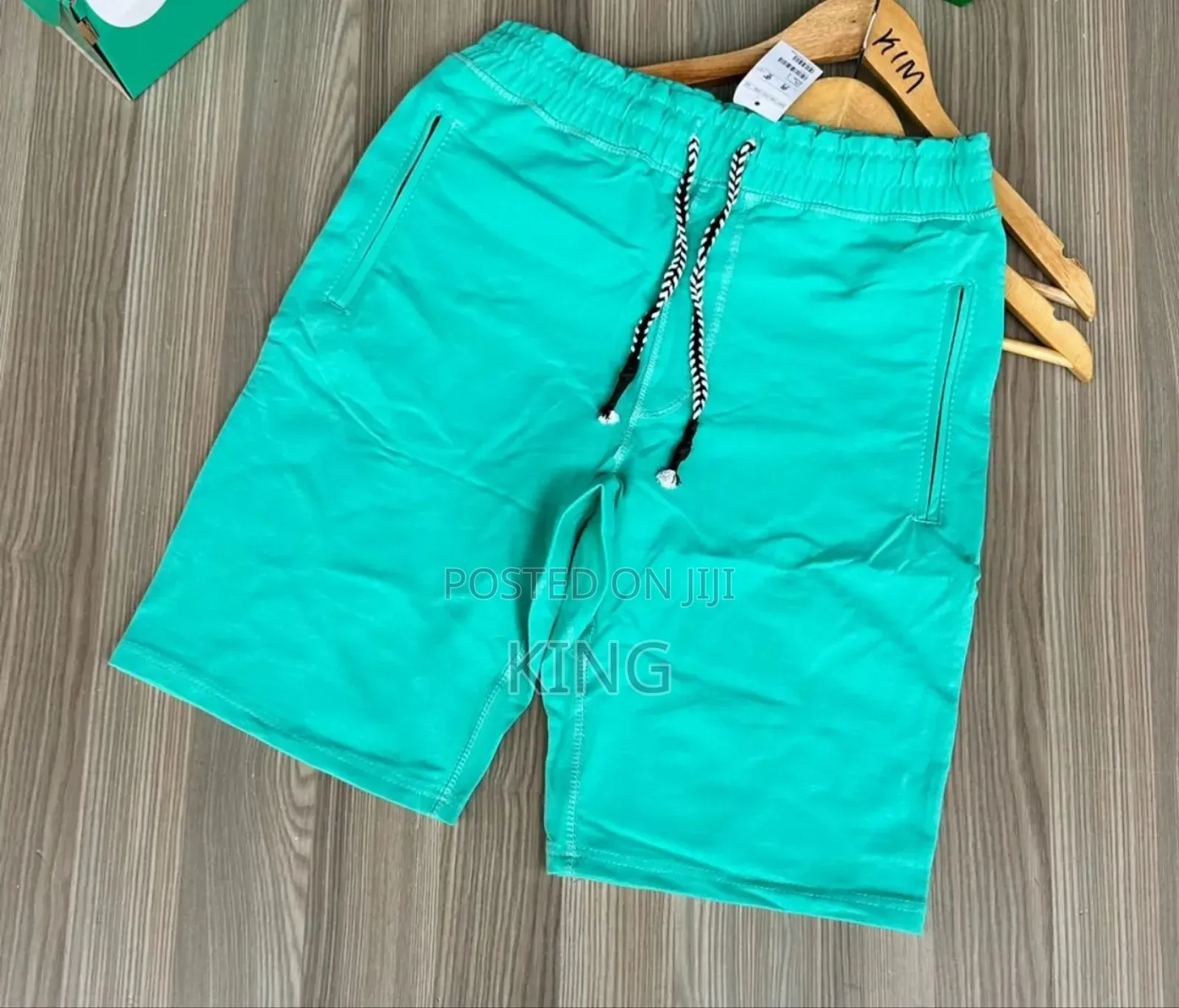 Casual Shorts. Green Lite