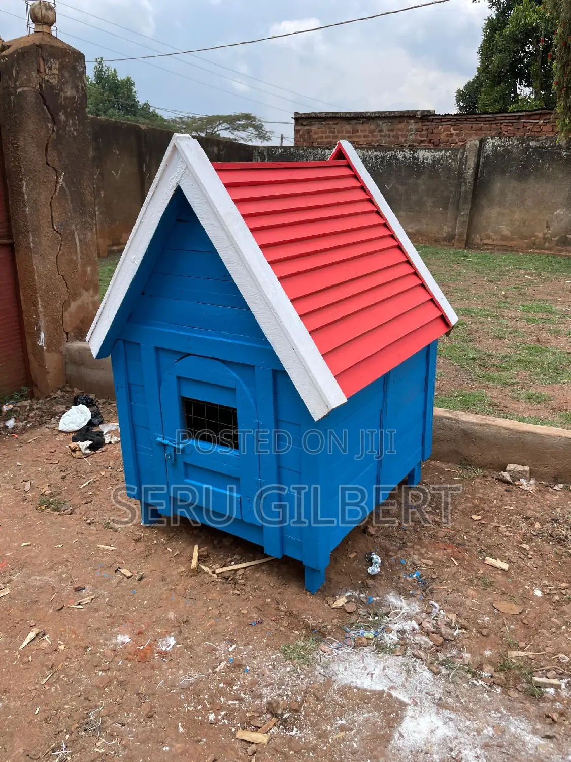 Bule Dog House Available