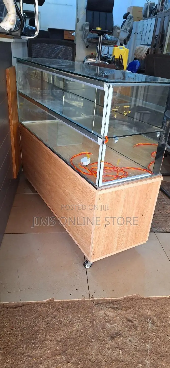 Glass Counter Table 4ft With Lights