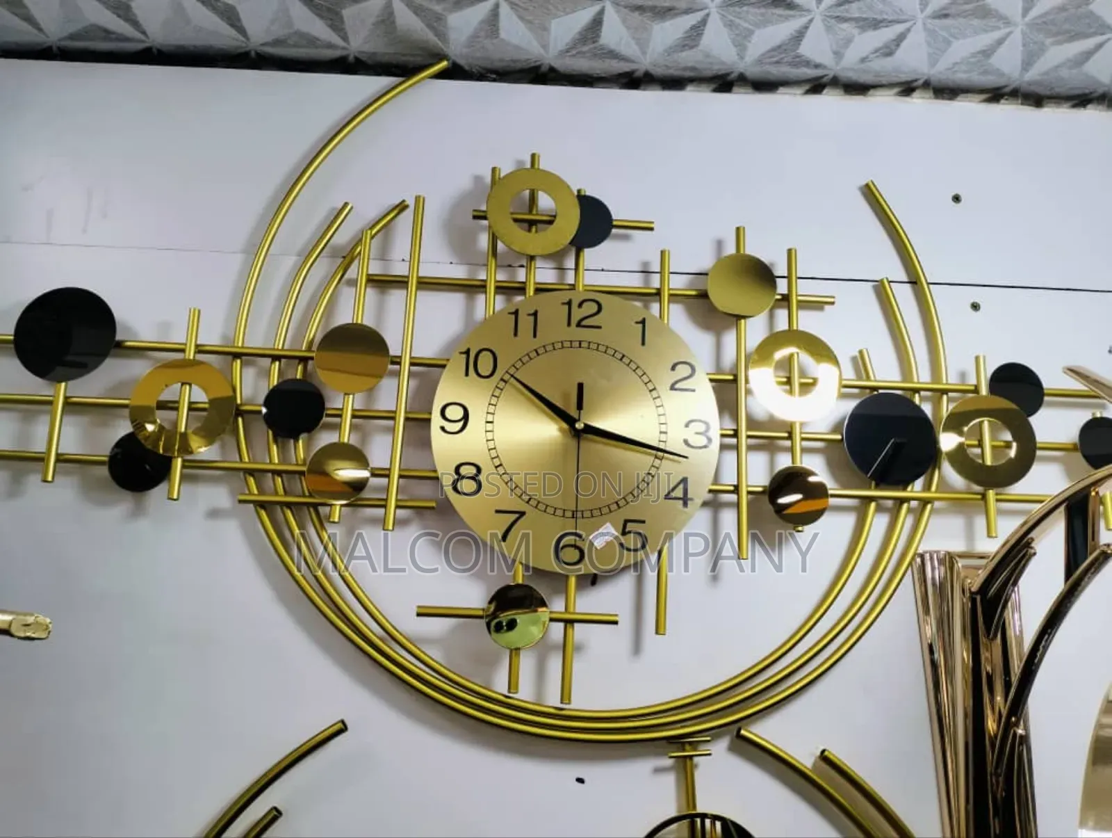 Stylish Golden Metal Wall Clocks Decor