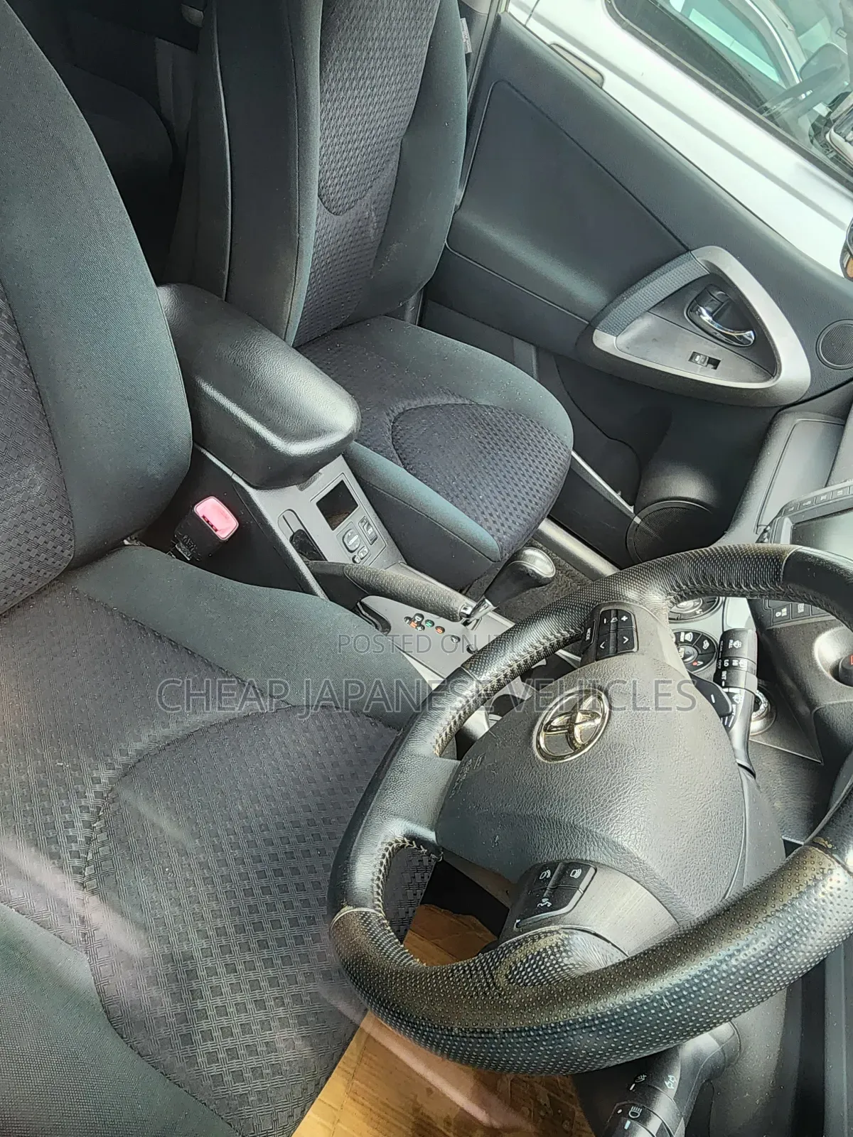 Toyota Vanguard 2011 White