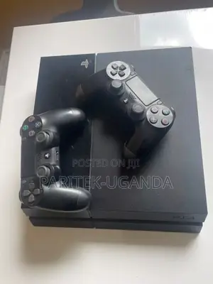 Sony Playstation 4 500gb Console Black With 2 Pads