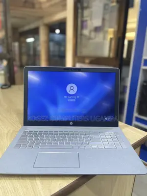 New Laptop HP Pavilion 15-Cs3063cl 8GB Intel Core I7 SSD 256GB