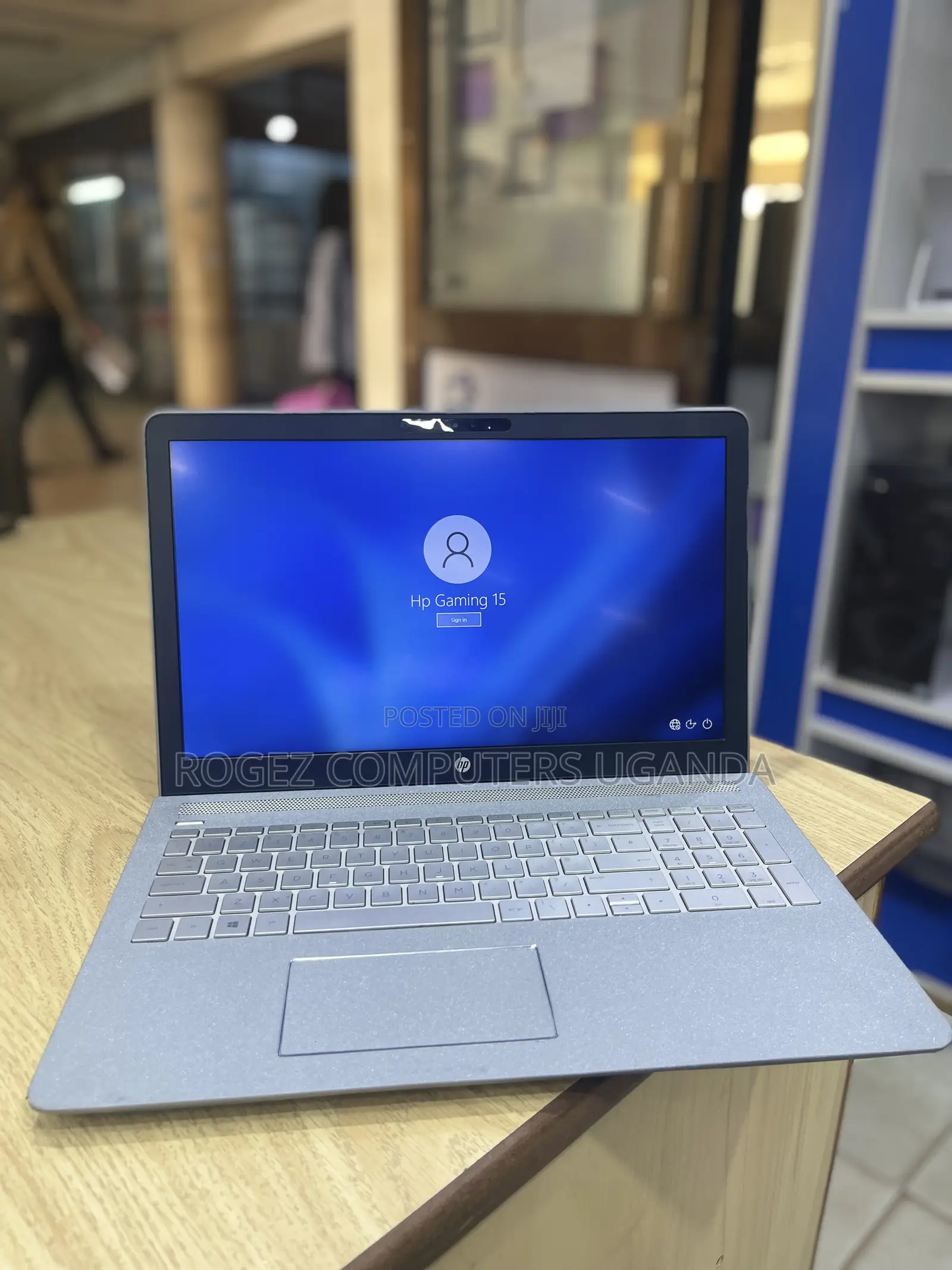 New Laptop HP Pavilion 15-Cs3063cl 8GB Intel Core I7 SSD 256GB