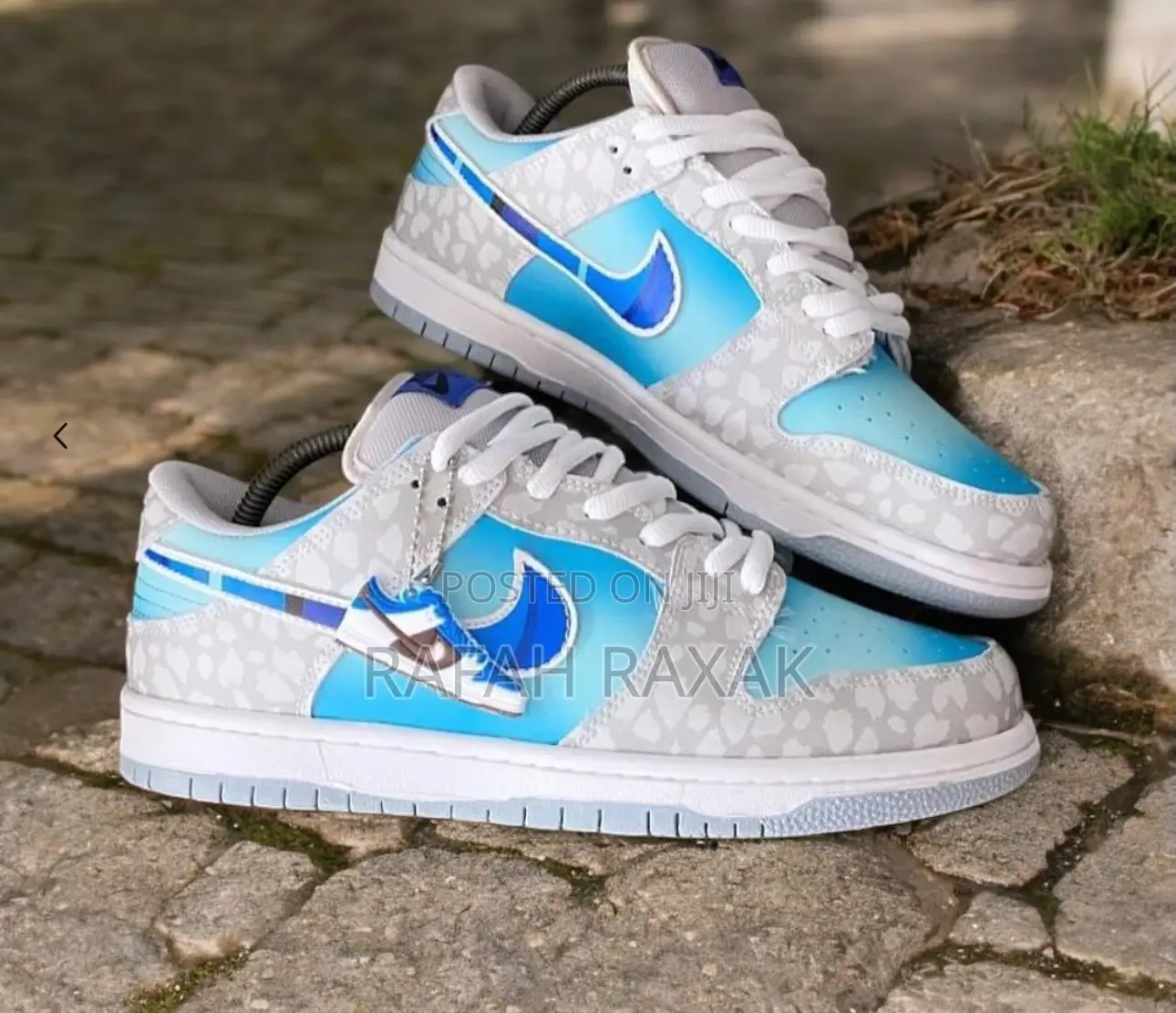 Original Nike SB Dunk Low Pro “Hyper Royal Blue” Sneakers