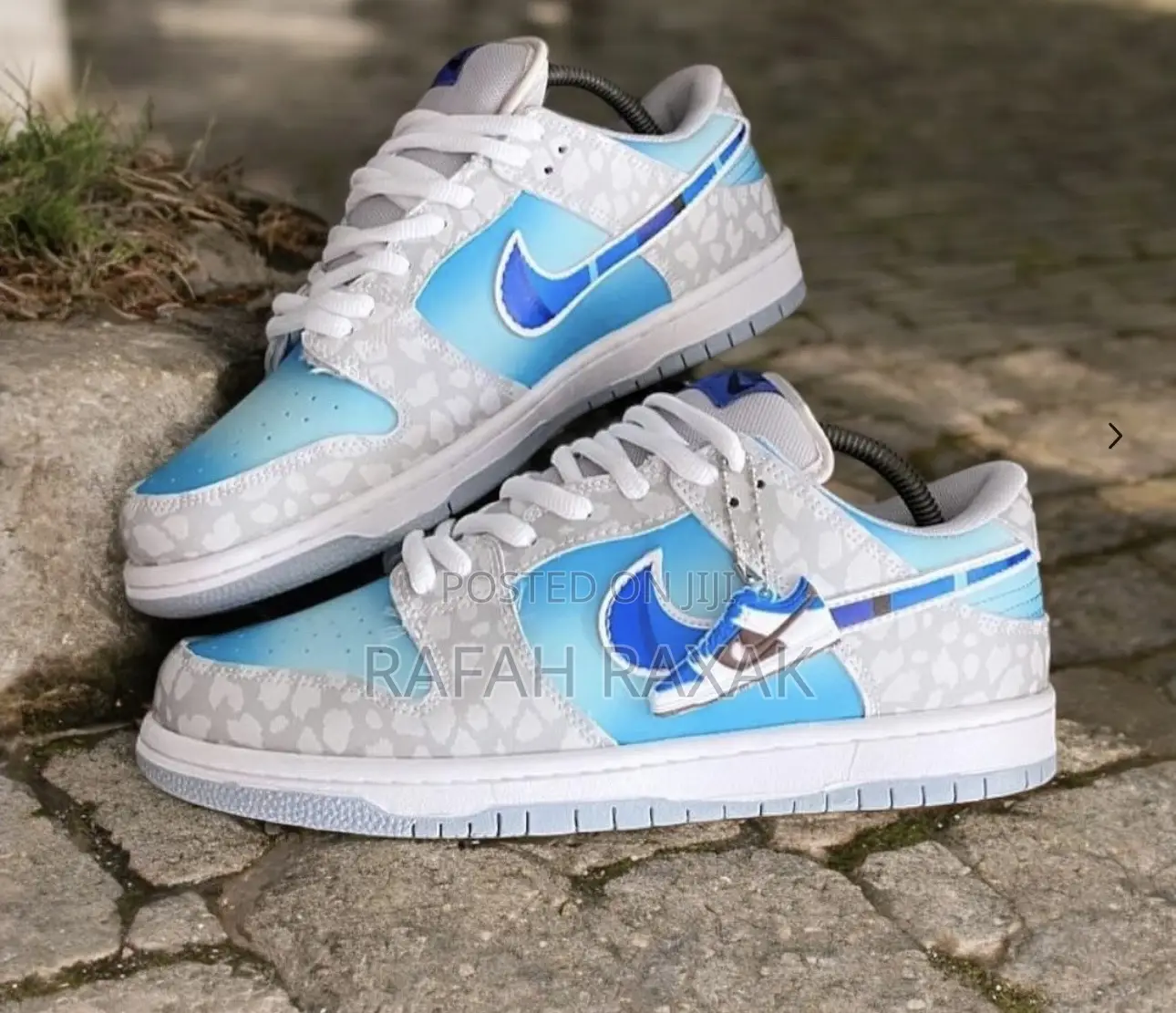 Original Nike SB Dunk Low Pro “Hyper Royal Blue” Sneakers