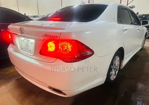 Toyota Crown 2009 White