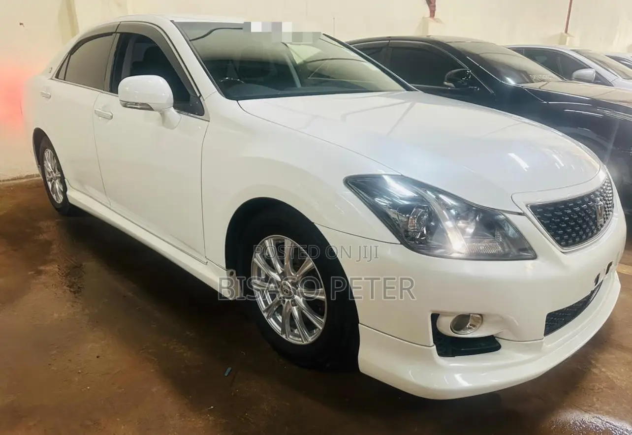 Toyota Crown 2009 White