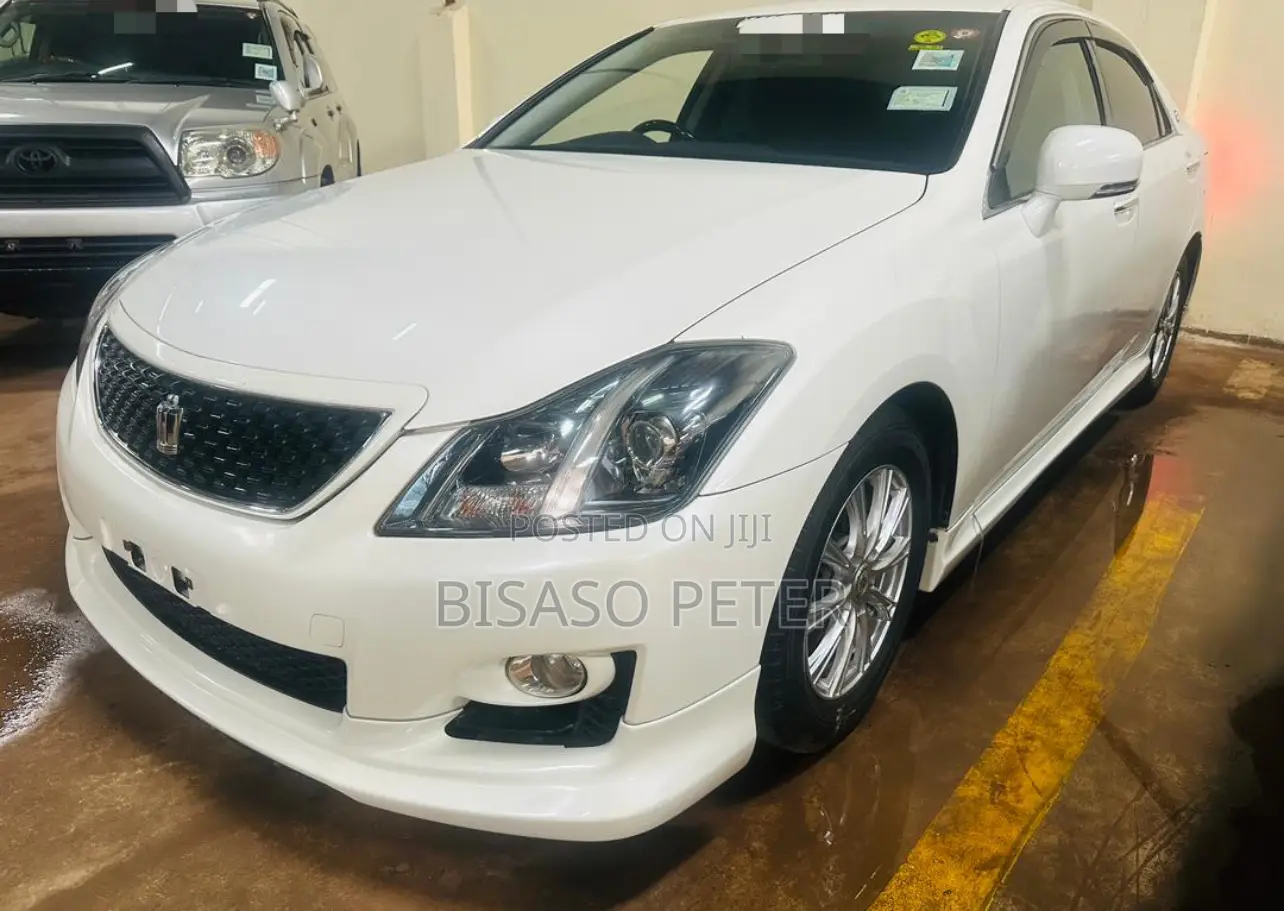 Toyota Crown 2009 White
