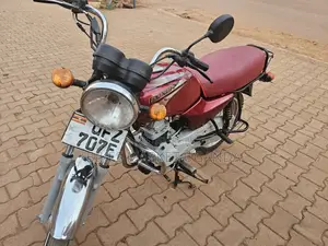 Bajaj Boxer 2024 Red