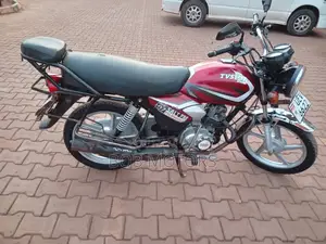 TVS HLX 125 2022 Red