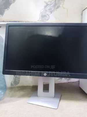 It's HP Monitor,24 Inch,