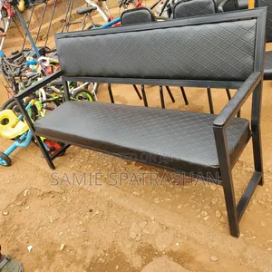 Waiting Black Simple Chair