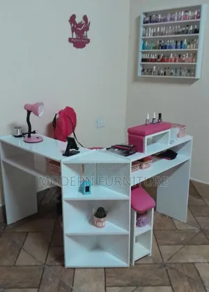 Nail Table