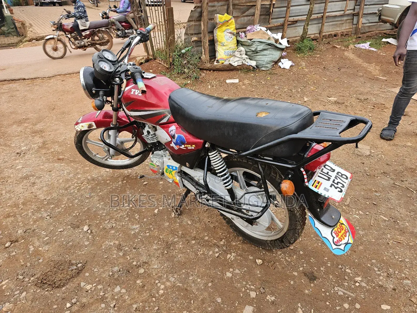 TVS HLX 125 2023 Red