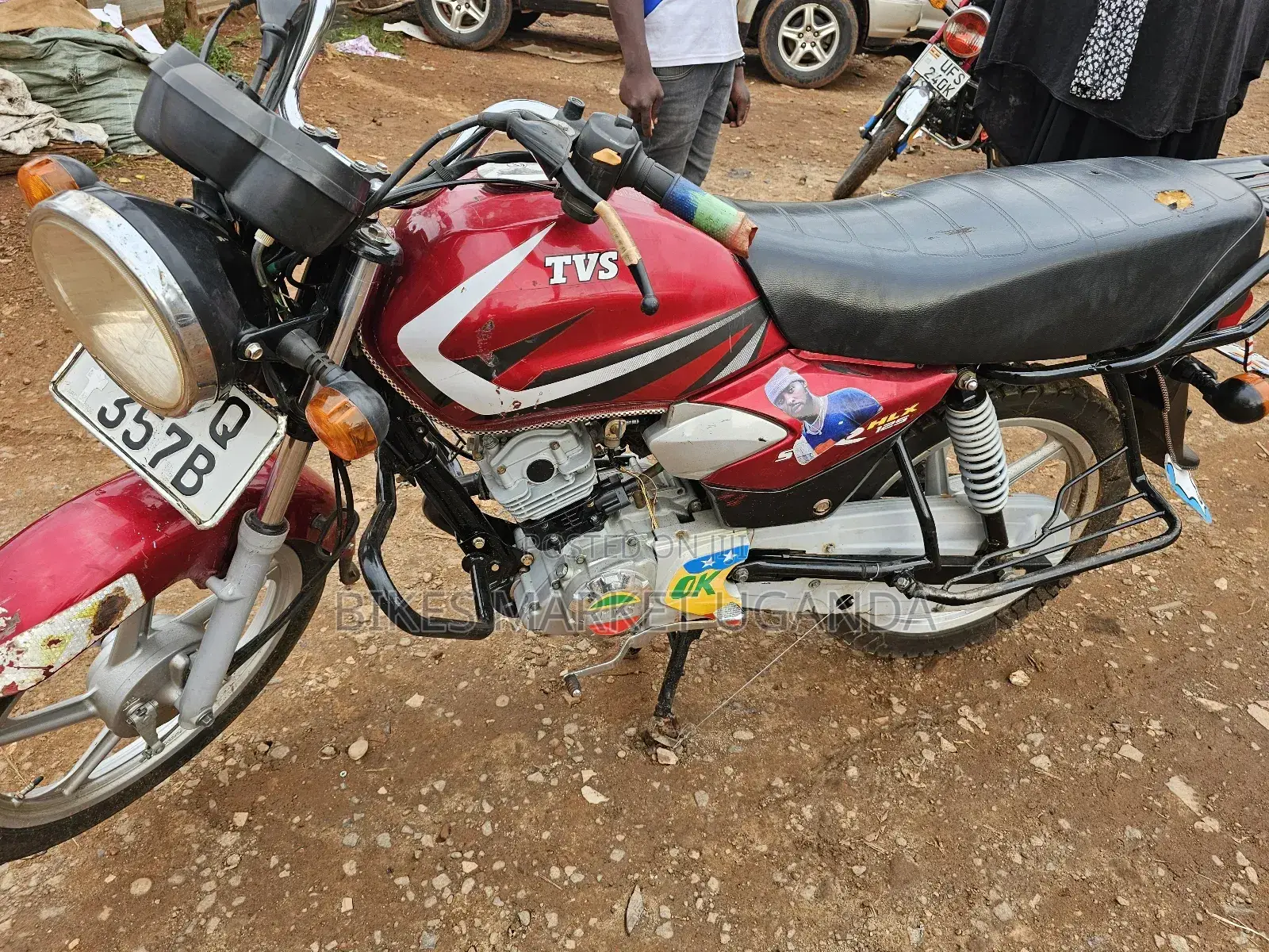 TVS HLX 125 2023 Red