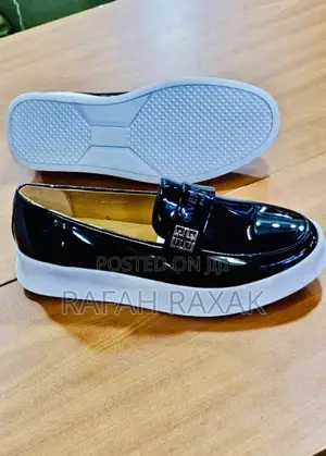 Original Givechy Shinny Casual Low Top Loafers