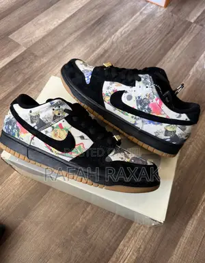 Original Nike SB Dunk Low “Rammellzee” Sneaker