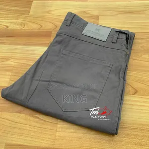 Signature Iron Free Kaki Pants