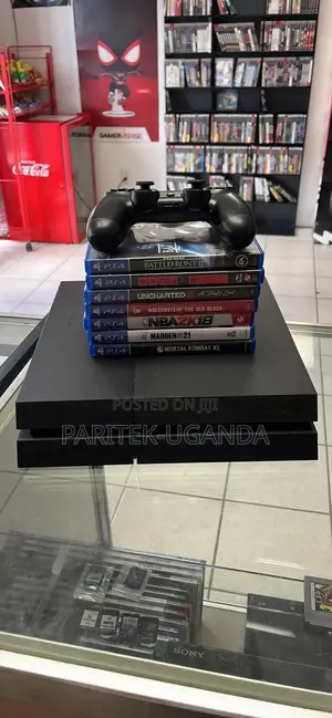 Sony Playstation 4 Console With 01 Games and 1 Controller