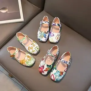 Girls Shoe Beauty With Flowers