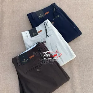 Signature Iron Free Khakis Trousers With Stain Defender