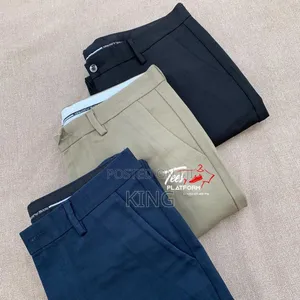 Signature Iron Free Khaki Pants. Classic Fit