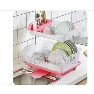 Plate Rack With Water Drainer Channel