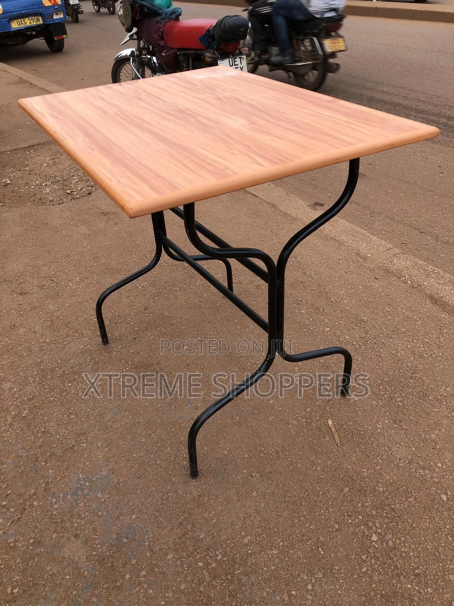 Excellent Quality Restaurant Commercial Tables