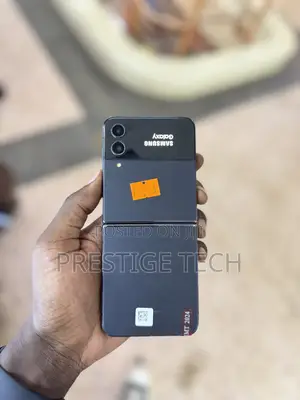 Samsung Galaxy Z Flip4 128 GB Black