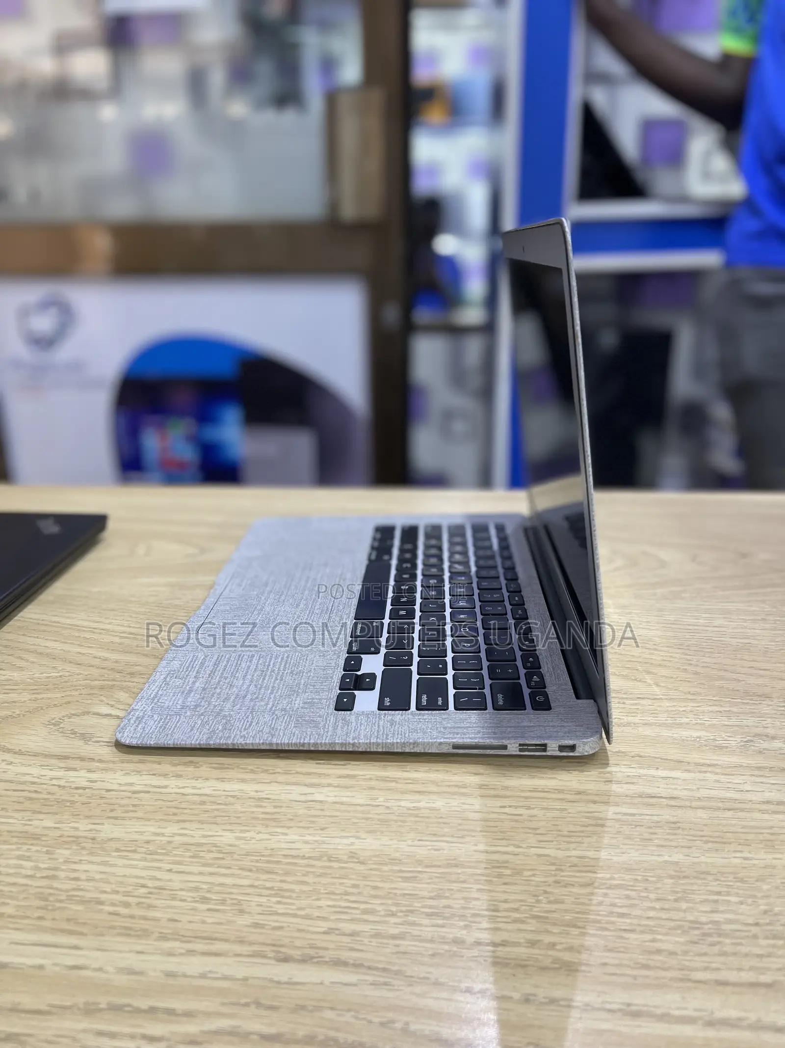 New Laptop Apple MacBook Air 8GB Intel Core I5 SSD 128GB