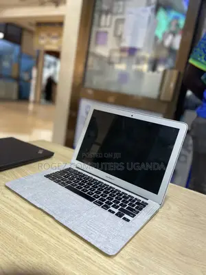 New Laptop Apple MacBook Air 8GB Intel Core I5 SSD 128GB