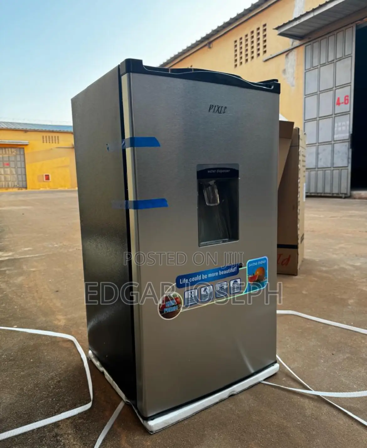 Pixel Refrigerator With Dispenser 120L