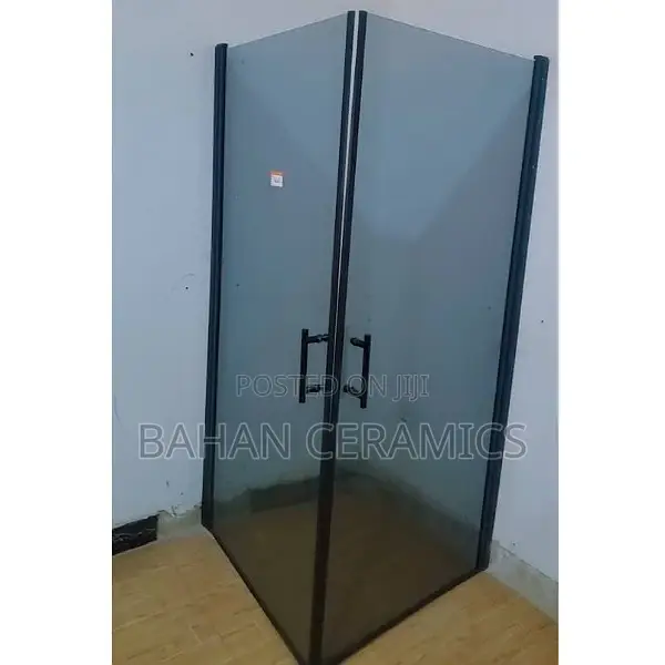 Black Shower Cabinets /Shower Rooms