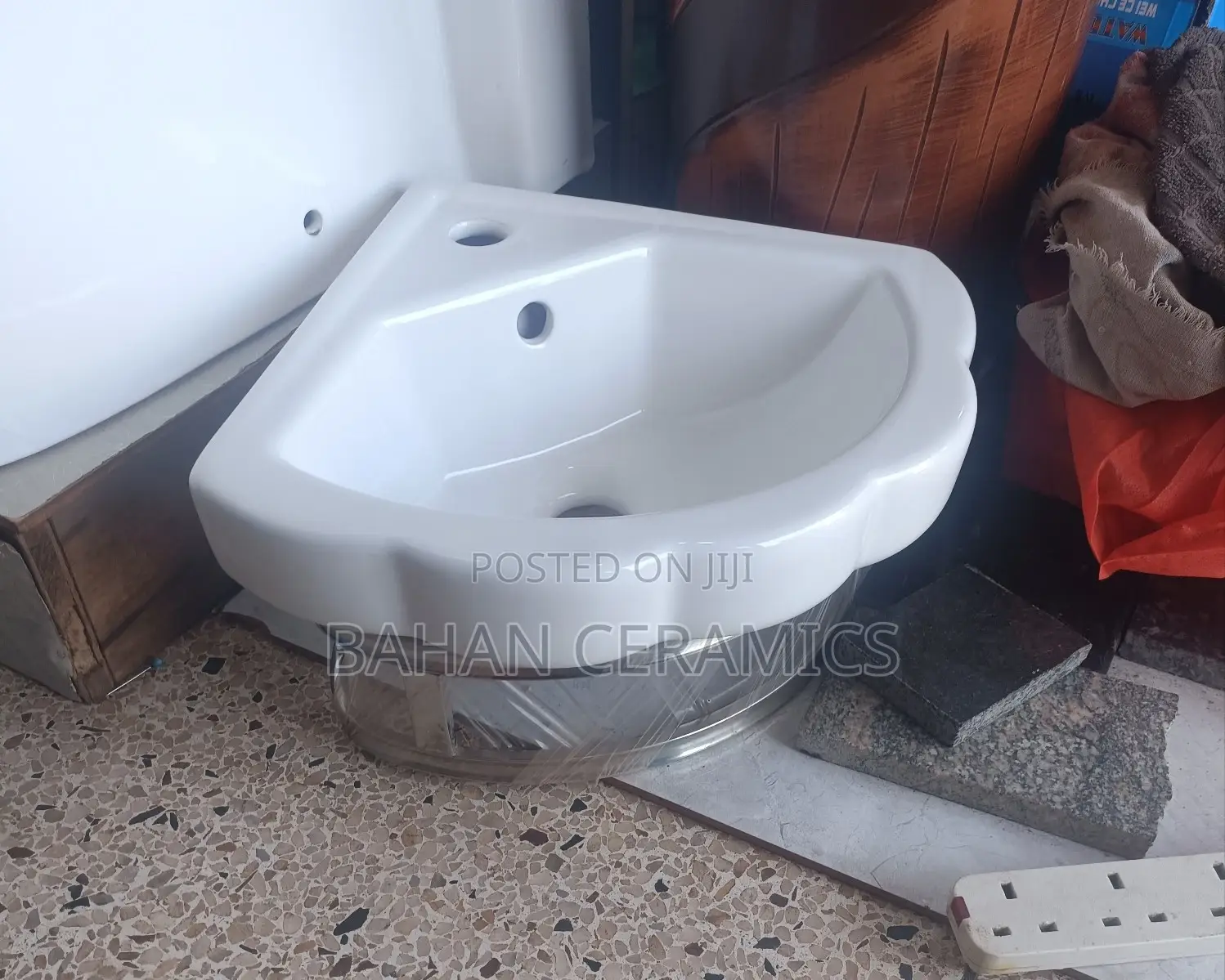 Portable Corner Hand Wash Basin With Stand.
